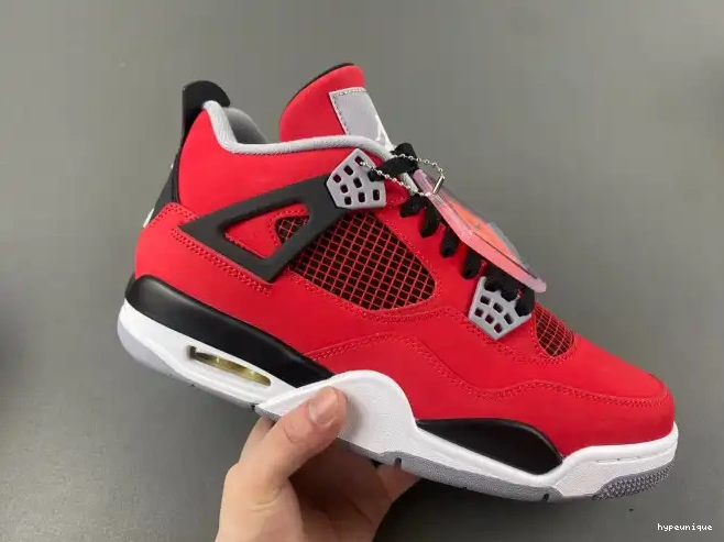 HYPE Toro 308497-603 Retro Jordan 4 Bravo 0423